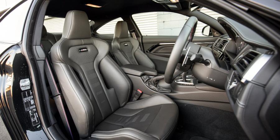 Интерьер BMW M4 Coupe Competition Package (F82) 2017 года  (AU) (фото 14 из 15)